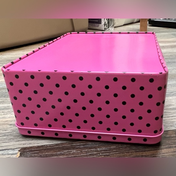 VS PINK VINTAGE TIN **COLLECTIBLE** - Picture 4 of 10